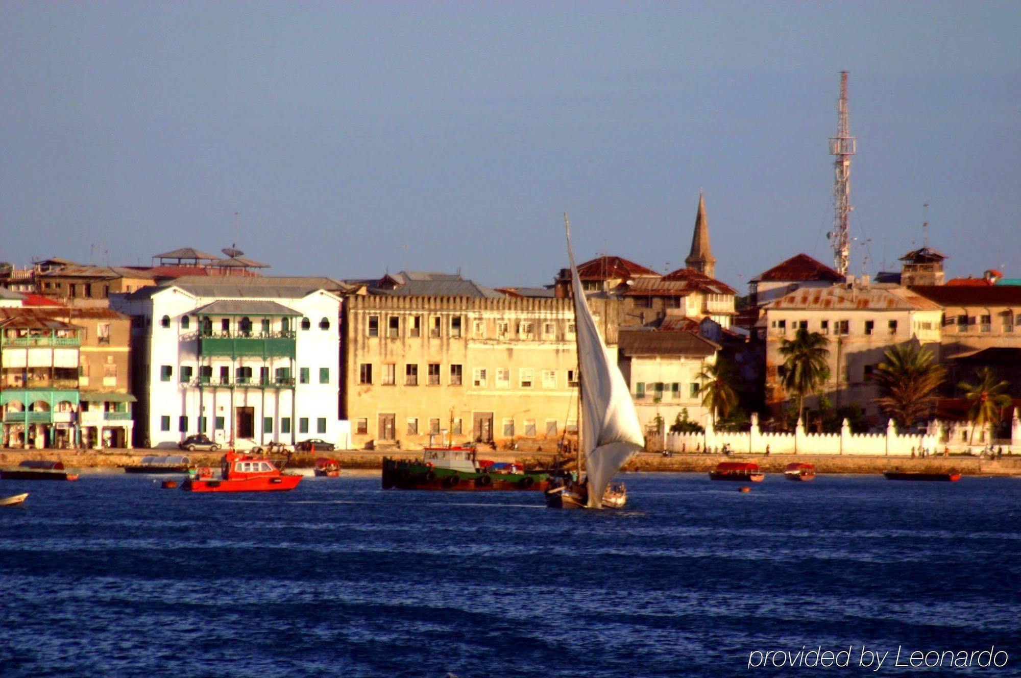 Sea Cliff Hotel Dar es Salaam Bagian luar foto